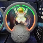 Haut-parleur Bluetooth et Lampe d'astronaute en lévitation magnétique avec lampe flottante en forme de lune rotative