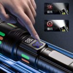 ⁦Lampe de poche LED super lumineuse 150 000 lumens rechargeable USB⁩ - الصورة ⁦2⁩