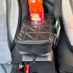 ⁦Coussin d’accoudoir de voiture avec porte-gobelet V2 - وسادة منظم الأغراض في السيارة⁩ - الصورة ⁦7⁩