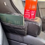 ⁦Coussin d’accoudoir de voiture avec porte-gobelet V2 - وسادة منظم الأغراض في السيارة⁩ - الصورة ⁦5⁩