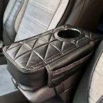 ⁦Coussin d’accoudoir de voiture avec porte-gobelet V2 - وسادة منظم الأغراض في السيارة⁩ - الصورة ⁦3⁩
