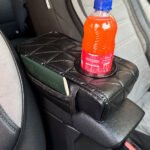 ⁦Coussin d’accoudoir de voiture avec porte-gobelet V2 - وسادة منظم الأغراض في السيارة⁩ - الصورة ⁦2⁩