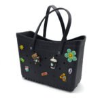 ⁦Crocs Sac fourre-tout de plage pour femmes imperméable - حقيبة نسائية للنزهات⁩ - الصورة ⁦3⁩