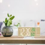 ⁦Horloge Numérique avec Projecteur LED – ساعة رقمية مع جهاز عرض⁩ - الصورة ⁦2⁩