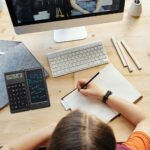 ⁦Calculatrice pliable et numérique avec tablette d'écriture LCD 6 pouces - آلة حاسبة ولوحة كتابة 2في1⁩ - الصورة ⁦3⁩