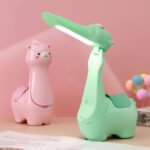 ⁦Lampe Veilleuse Lama Mignonne LED avec Porte-stylo - مصباح على شكل لاما لمكتب الأطفال⁩ - الصورة ⁦7⁩