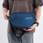 ⁦Sac de Poitrine Fashion Bag pour hommes avec bandoulière LX066 - حقيبة أغراض رجالية⁩ - الصورة ⁦3⁩