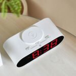 ⁦Horloge numérique LED et Chargeur Sans Fil GH9000 - ساعة منبه وشاحن لاسلكي⁩ - الصورة ⁦2⁩