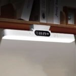 ⁦Lampe LED sous meuble rechargeable et tactile avec 3 modes de couleurs - مصباح مغناطيسي قابل للتثبيت في عدة أماكن⁩ - الصورة ⁦2⁩