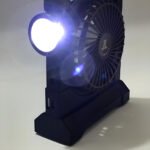 ⁦Ventilateur portable rechargeable avec lampe torche JL-9522 - مروحة محمولة مع مصباح⁩ - الصورة ⁦6⁩