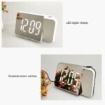 ⁦Réveil numérique intelligent avec projecteur 180° TempéRature USB , Snooze  DS-8590L⁩ - الصورة ⁦5⁩