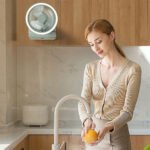 ⁦Ventilateur de Bureau Rechargeable Rotatif avec Lumière LED - مروحة مكتب قابلة للشحن⁩ - الصورة ⁦2⁩