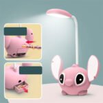 ⁦Stitch Lampe de Bureau et Veilleuse Ambiante pour Enfants avec Taille-crayon⁩ - الصورة ⁦4⁩