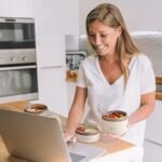 ⁦Lunch Box 3 étage avec Sac Isotherme Isolant – حافظة طعام حرارية 3 طبقات قابلة للاستخدام في الميكروويف⁩ - الصورة ⁦6⁩