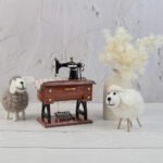 ⁦Boîte à Musique Miniature Machine à Coudre – ماكينة خياطة موسيقية⁩ - الصورة ⁦4⁩