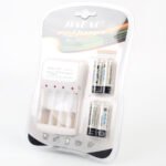 ⁦Chargeur des piles rechargable avec 4 piles Jiabao Jb-212 - شاحن البطاريات القابلة للشحن مع 4 بطاريات⁩ - الصورة ⁦2⁩
