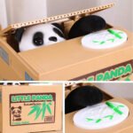 ⁦Tirelire automatique avec un mignon petit panda à l'intérieur⁩ - الصورة ⁦3⁩