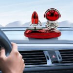⁦Parfum Voiture Solaire Décor Astronaute - موزع العطر في السيارة⁩ - الصورة ⁦2⁩