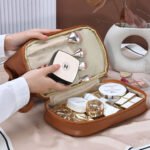 ⁦Grande Trousse de Maquillage et Pinceaux Imperméable à Double Couche - حقيبة أغراض التجميل⁩ - الصورة ⁦3⁩
