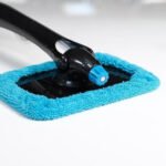 ⁦Hurricane Nettoyant pour Vitres en Microfibre avec Spray - منظف زجاج مع أداة رش⁩ - الصورة ⁦3⁩