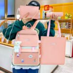 ⁦Ensemble de sacs d’école Kawai pour adolescents 4Pcs CLBD V1 Rose – محفظة 4 قطع كاواي وردي⁩ - الصورة ⁦5⁩