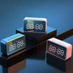 ⁦Réveil intelligente sans fil Bluetooth haut-parleur LED FM,AUX ,TF⁩ - الصورة ⁦4⁩