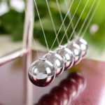 ⁦Pendule Newton Balls d'équilibre en acier classique v2⁩ - الصورة ⁦5⁩