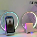 ⁦Lampe de chevet avec chargeur sans fil, haut-parleurs Bluetooth rechargeables  support de charge rapide, 15W⁩ - الصورة ⁦3⁩