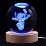 ⁦Lampe boule de projection en cristal 3D Stitch⁩ - الصورة ⁦2⁩