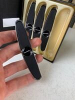 ⁦Protections de bord de portière latérales en caoutchouc et acier chromé 4Pcs – طقم حماية أبواب السيارة⁩ - الصورة ⁦4⁩