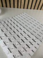 ⁦Tapis de baignoire et de douche antidérapant avec trou d’évacuation – بساط حمام مضاد للإنزلاق⁩ - الصورة ⁦11⁩