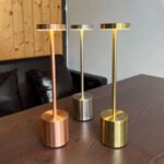 ⁦Lampe de table LED tactile rechargeable 3 couleurs design classique - مصباح ديكور بعدة درجات ضوئية⁩ - الصورة ⁦6⁩