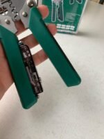 ⁦Pince à dénuder multifonction avec testeur de tension – أداة تجريد الأسلاك متعددة الوظائف⁩ - الصورة ⁦4⁩