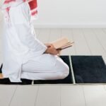 ⁦Tapis de Prière Sultan Pliable avec Dossier et Poche Arrière V2 – سجادة صلاة سلطان قابلة للطي مع مسند ظهر⁩ - الصورة ⁦2⁩