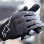 ⁦Gants de moto Alpinestars Reef V2 Touche Tactile – قفازات إحترافية لسائقي الدراجات⁩ - الصورة ⁦3⁩