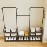 ⁦Porte Manteau et Organisateur de Chaussures en Métal de Grande Capacité - علاقة ملابس ومنظم أحذية 2في1⁩ - الصورة ⁦2⁩