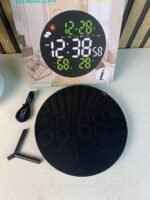 ⁦Horloge murale ronde avec télécommande et grand écran LED numérique DS-3853L - ساعة حائط دائرية تعمل بجهاز تحكم عن بعد مزودة بإضاءة رقمية⁩ - الصورة ⁦2⁩