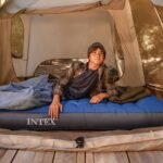⁦Matelas de Camping Intex TruAire Twin Technologie Fiber-Tech avec Pompe USB150 - فرشة التخييم الهوائية الفاخرة مع مضخة ومسند رأس⁩ - الصورة ⁦6⁩