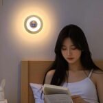 ⁦Applique Murale LED Intelligente Avec Capteur de Mouvement Écran Horloge Numérique - مصباح الحائط الذكي بمستشعر حركة وشاشة رقمية لعرض الوقت⁩ - الصورة ⁦11⁩