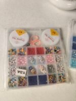 ⁦Ensemble de Pendentifs Assorties pour Création de Bijoux DIY - علبة الخرز المتنوعة والشاملة لصناعة الإكسسوارات والأساور يدويًا⁩ - الصورة ⁦3⁩