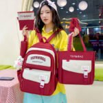 ⁦Sac à Dos Multifonctionnel Kawaii Grand Volume Imperméable et Résistant 5Pcs Rouge SACKDS10RG - حقيبة ظهر بعدة قطع بتصميم كاوايي⁩ - الصورة ⁦4⁩