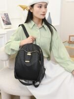⁦Sac à Dos Femme en Cuir Tressé Élégant avec Ceinture D'Épaule Convertible - حقيبة ظهر جلدية للنساء بتصميم فاخر⁩ - الصورة ⁦8⁩