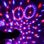 ⁦Projecteur LED Effet Vague d'Eau et Music Bluetooth LT-910LED - مصباح إسقاط إضاءة المائية مع مكبر صوت بلوتوث⁩ - الصورة ⁦6⁩