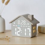 ⁦Horloge Réveil Numérique LED en Forme de Maison Double Alarme Veilleuse Douce GH8063 - ساعة منبه رقمية بتصميم منزل أنيق مع إضاءة ليلية وشاشة كاملة⁩ - الصورة ⁦2⁩